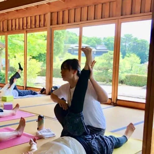 ヨガ 出張 企業ヨガ オフィスプロスタジオ